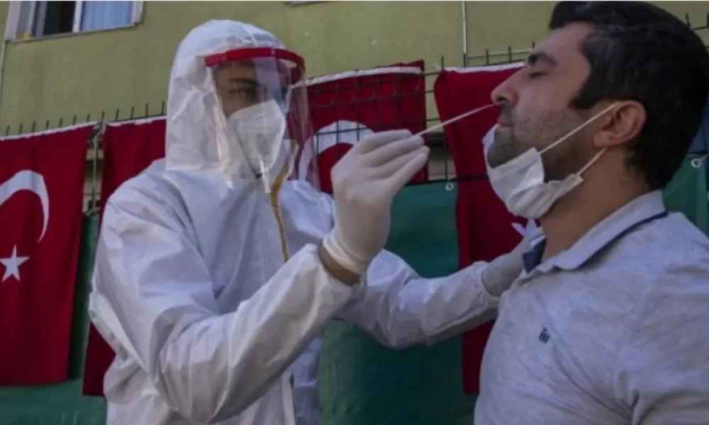 Μετάλλαξη Omicron: «Σαρώνει» την Τουρκία με ρεκόρ κρουσμάτων - Πάνω από 20.500 κρούσματα σε 24 ώρες